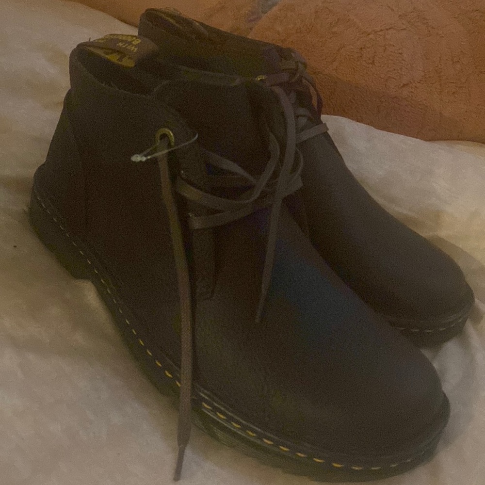 Size 11 Men’s Dr. Martens New/Never Worn